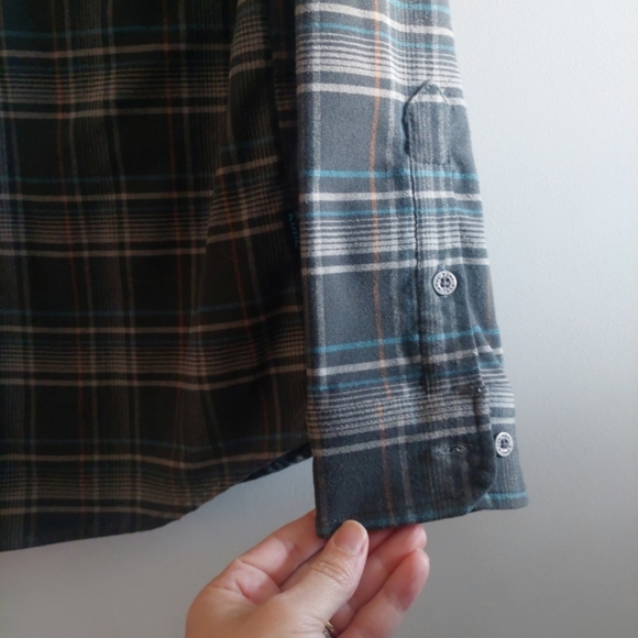 KUHL Plaid Flannel Gray Blue/Button Down Casual Shirt Large - Picture 6 of 10